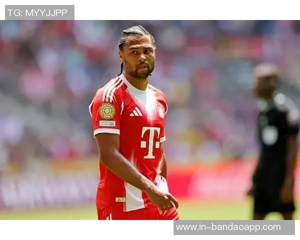 法尔克透露拜仁与于帕续约谈判焦点在于薪资问题球员渴望提高收入 法尔克透露拜仁与于帕续约谈判焦点在于薪资问题球员渴望提高收入