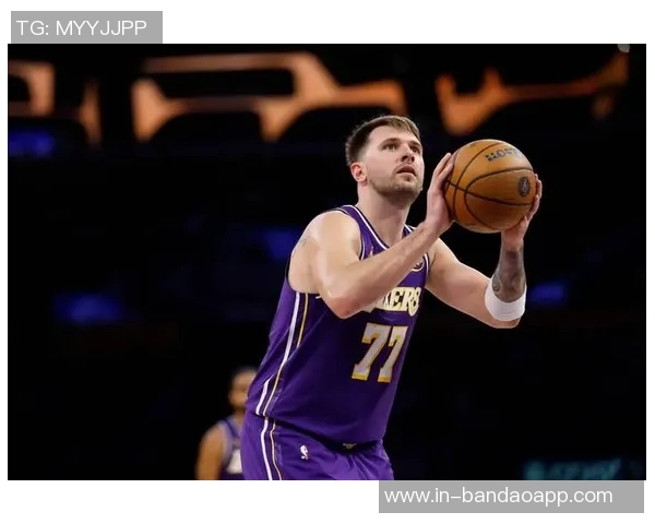 湖人八连客挑战在即东契奇强调球队应全力以赴不留借口